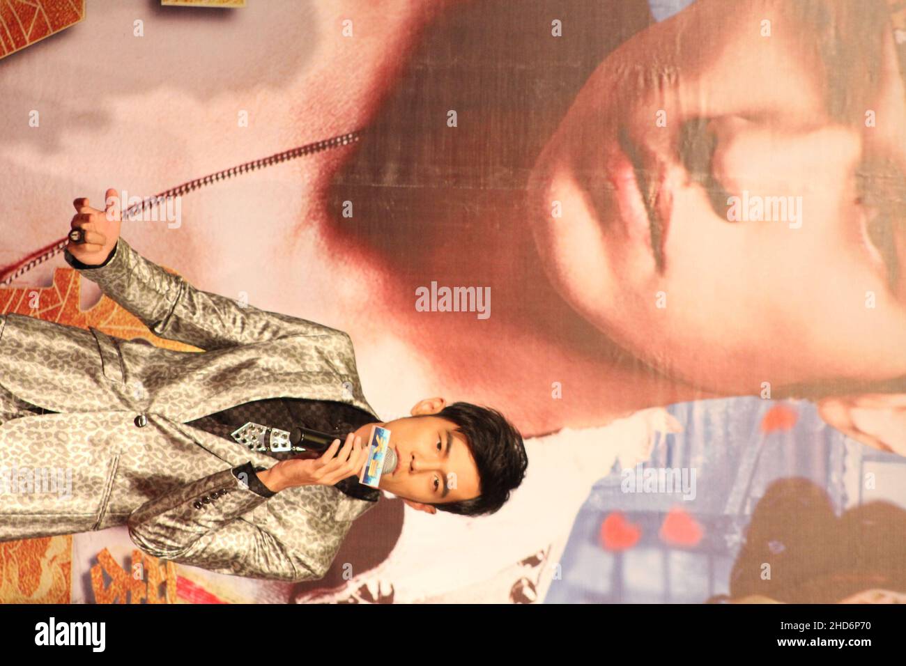 SHANGHAI, CINA - 15 GIUGNO 2013 - il cantante cinese Jay Chou arriva alla cerimonia di lancio del Festival Internazionale del Film di Shanghai il 15 giugno 2013 Foto Stock