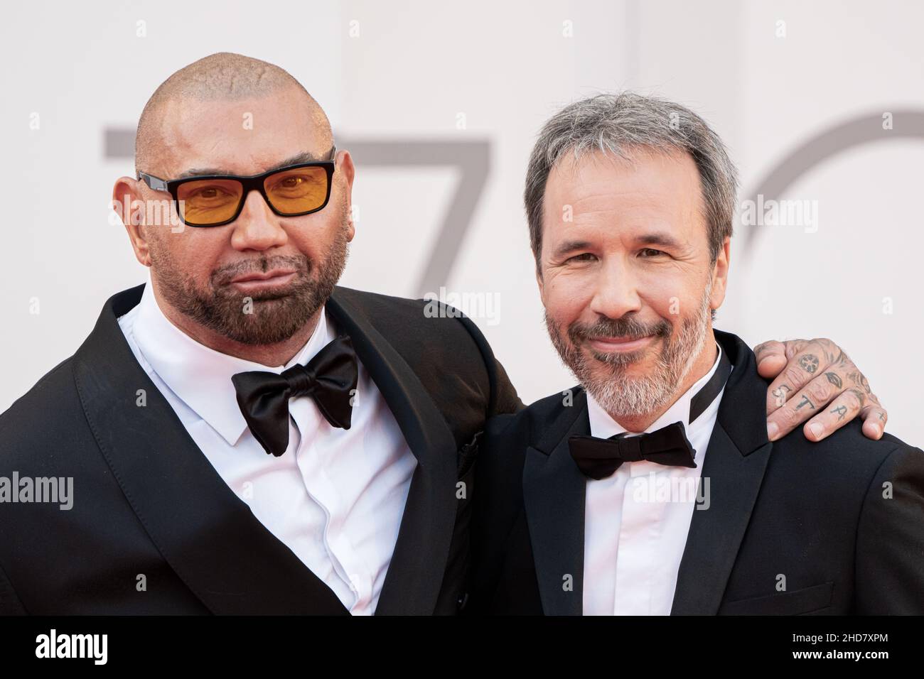 Lido di Venezia, 3 settembre 2021 - il regista Denis Villeneuve e Dave Bautista è presente al tappeto rosso del 78° Festival del film di Venezia per il film 'une' Credits: Luigi de Pompeis Foto Stock