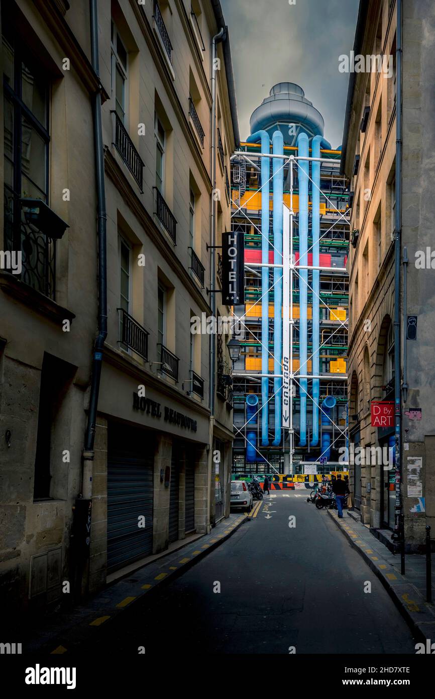 Parigi, Francia - 27 marzo 2021: Piccola strada di Nizza a Parigi, Francia Foto Stock