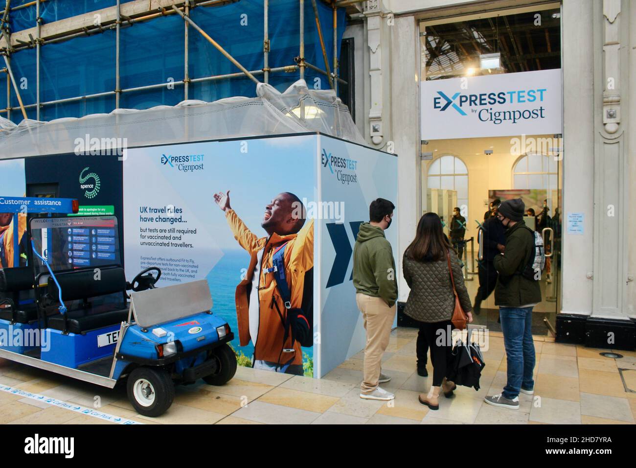 express by cignpost covid testing site at paddington station london england uk Foto Stock