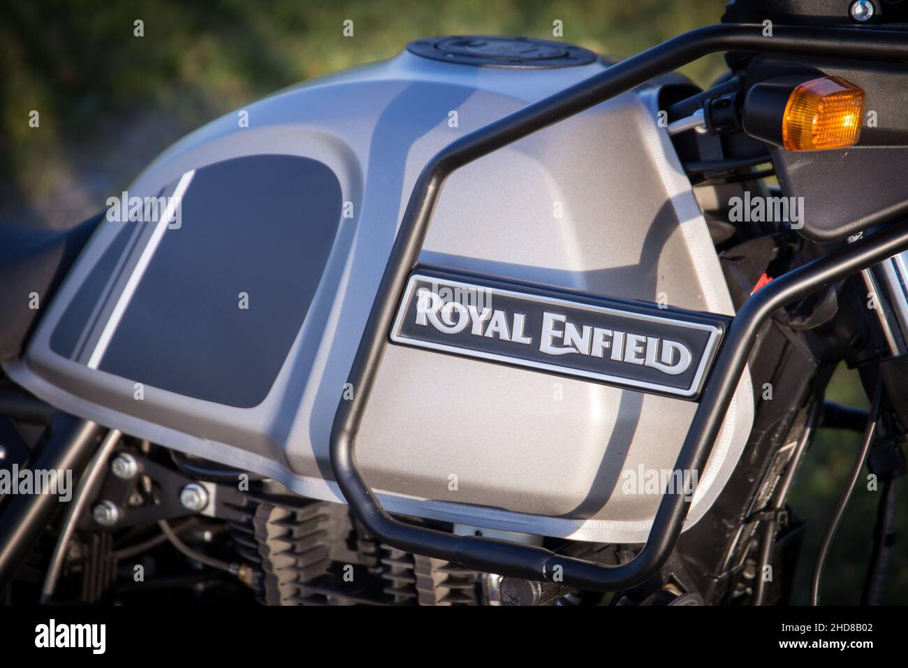 Primo piano della moto Royal Enfield Himalayan Foto Stock