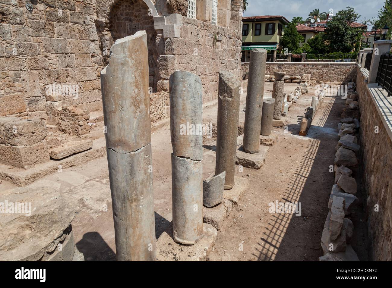 Antalya, turchia - 09. 01. 21: Rovine di un antico edificio in Turchia, pietre antiche della città storica scavata della città vecchia. Foto Stock
