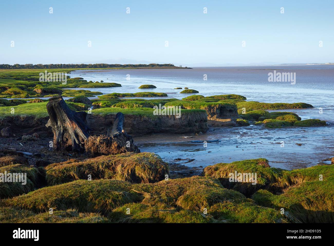 Bowness-on-Solway si affaccia a nord sul Solway Firth in Cumbria Foto Stock