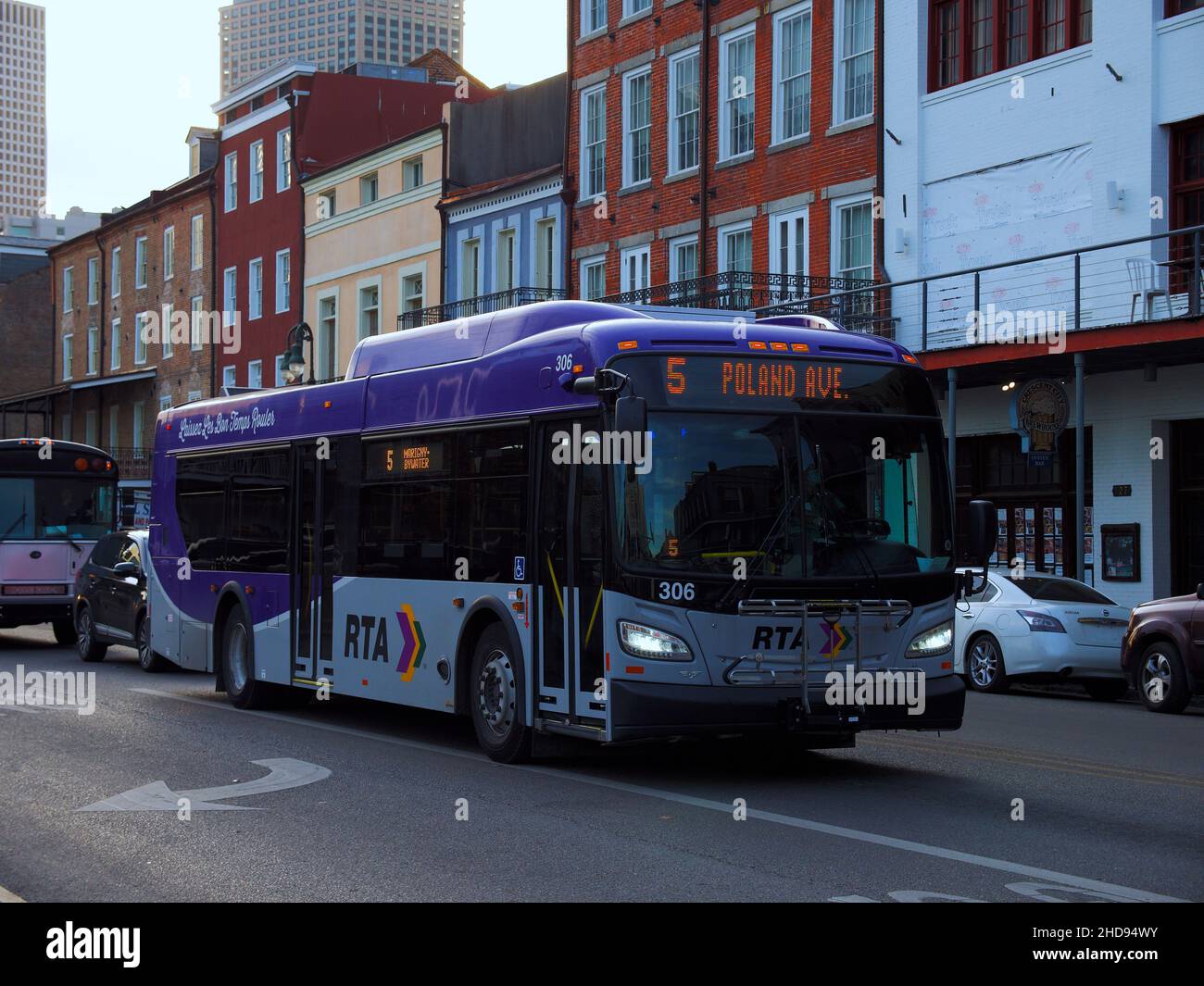 Primo piano di un autobus bio-diesel RTA nel quartiere francese di New Orleans Foto Stock