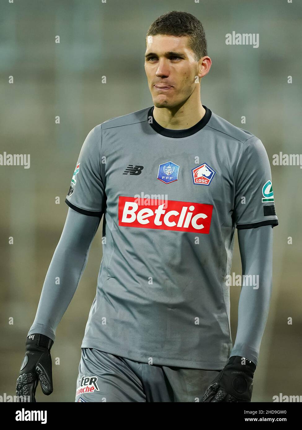 LENS, FRANCIA - GENNAIO 4: Ivo Grbic di Lille OSC durante la partita di Coppa di Francia tra Racing Club de Lens e LOSC Lille allo Stade Bollaert-Delelis il 4 Gennaio 2022 a Lens, Francia (Foto di Jeroen Meuwsen/Orange Pictures) Foto Stock