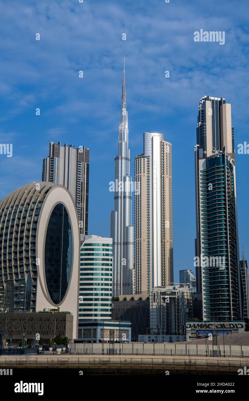 Burj Khalifa con straordinario esempio di architettura moderna Business District Dubai 1 Foto Stock
