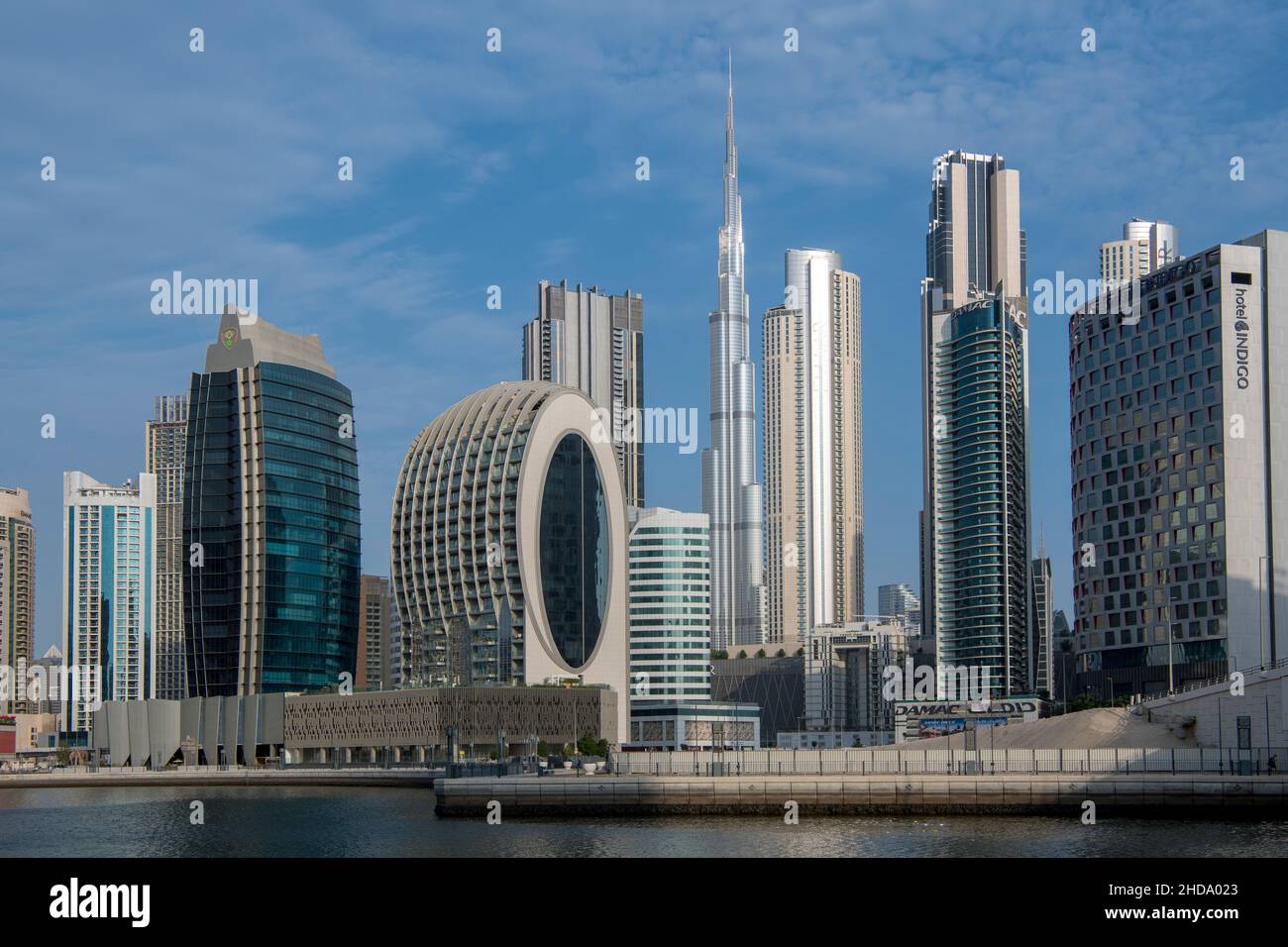 Burj Khalifa con straordinario esempio di architettura moderna Business District Dubai 2 Foto Stock