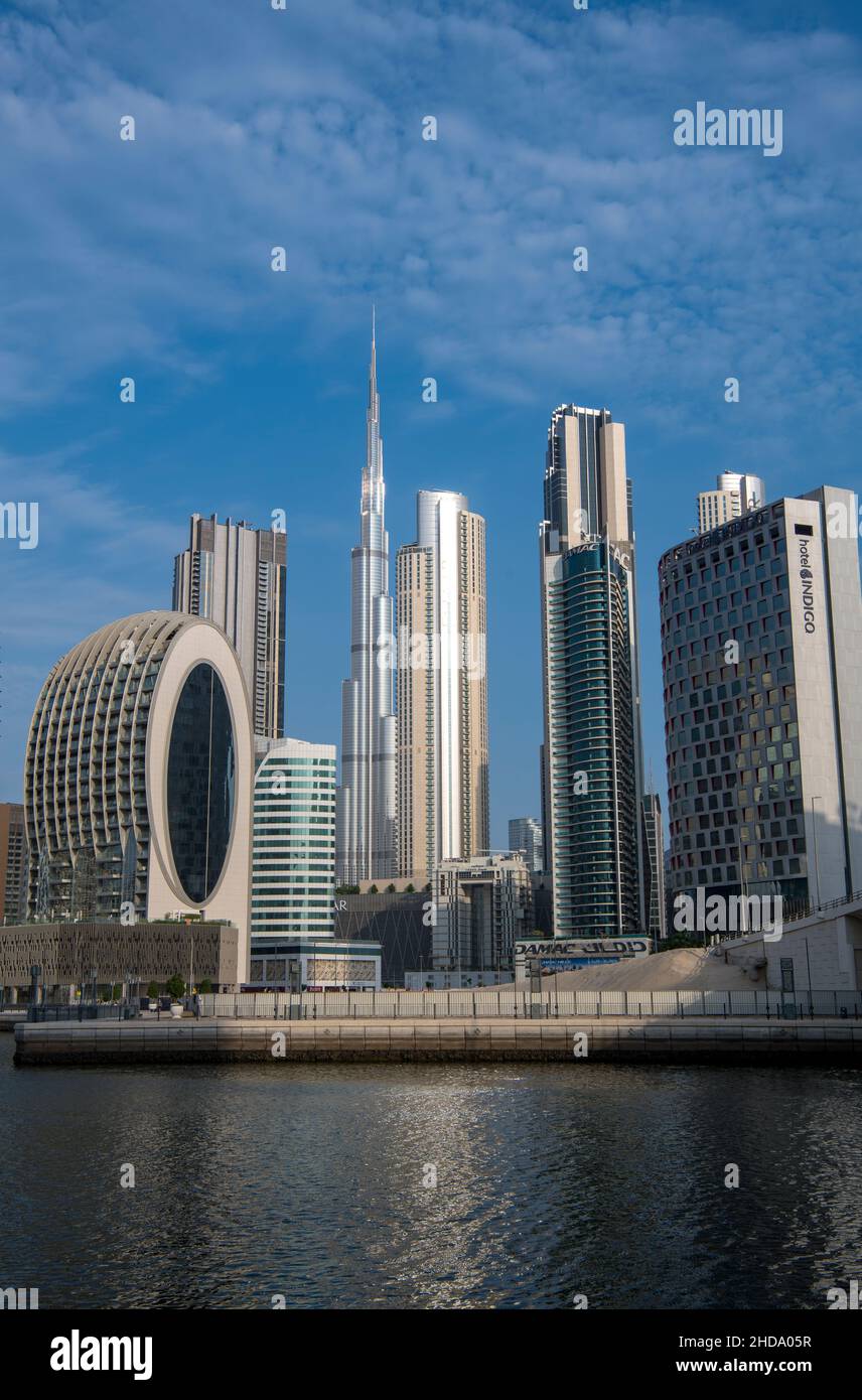 Burj Khalifa con straordinario esempio di architettura moderna Business District Dubai Foto Stock