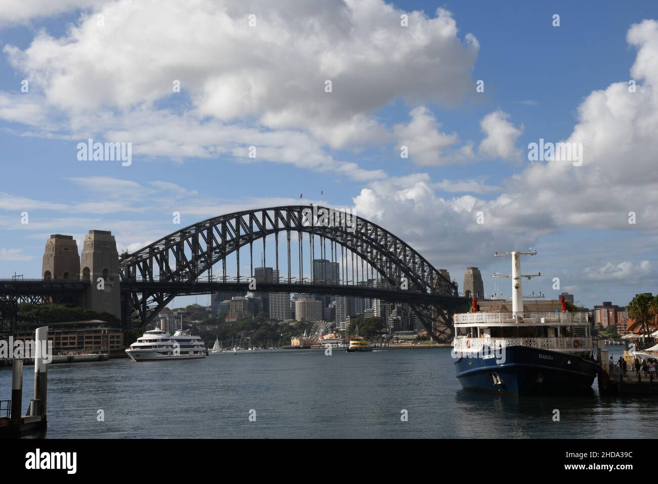 Vista panoramica del Ponte del Porto in acciaio attraverso l'arco di Sydney, Australia Foto Stock