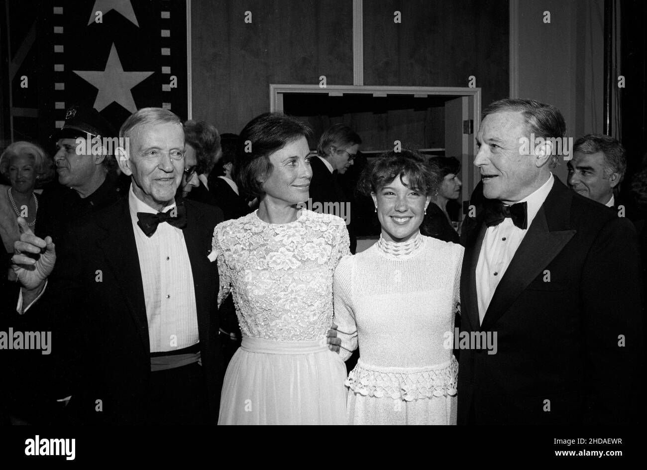 Fred Astaire e la moglie Robyn Smith con gene Kelly all'American Film Institute Awards Show il 10 aprile 1981 al Beverly Hills Hotel di Beverly Hills, California Credit: Ralph Dominguez/MediaPunch Foto Stock