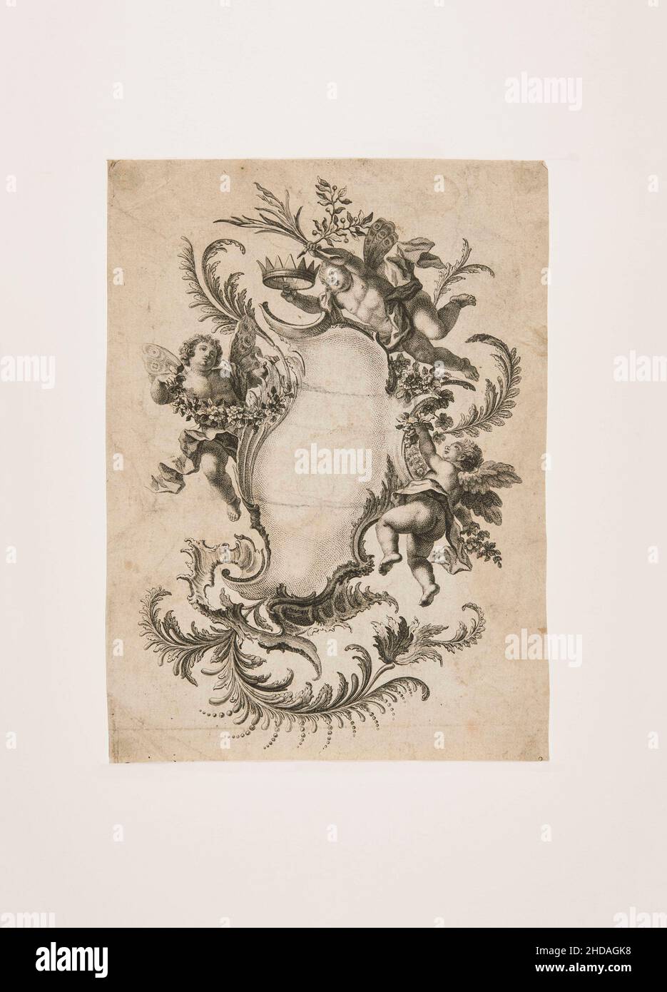 Cartouche con tre putti, perline di semi e viti a foglia. L'illustrazione del 18th secolo. Foto Stock