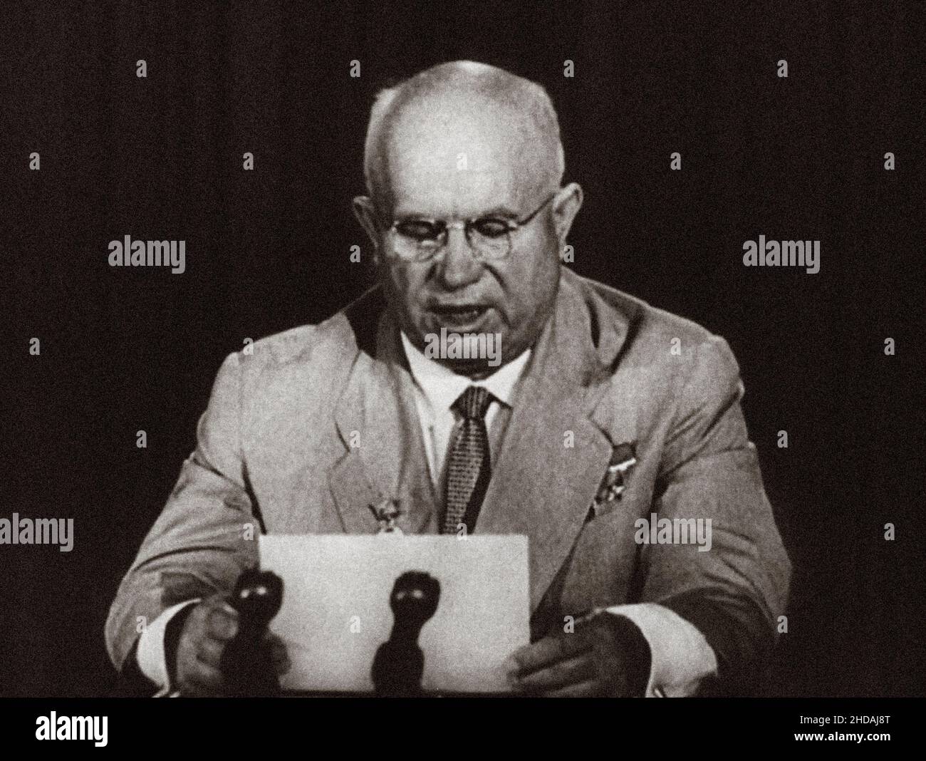 Berlino crisi del 1961. Discorso del capo dell'Unione Sovietica Nikita Khrushchev in televisione Foto Stock
