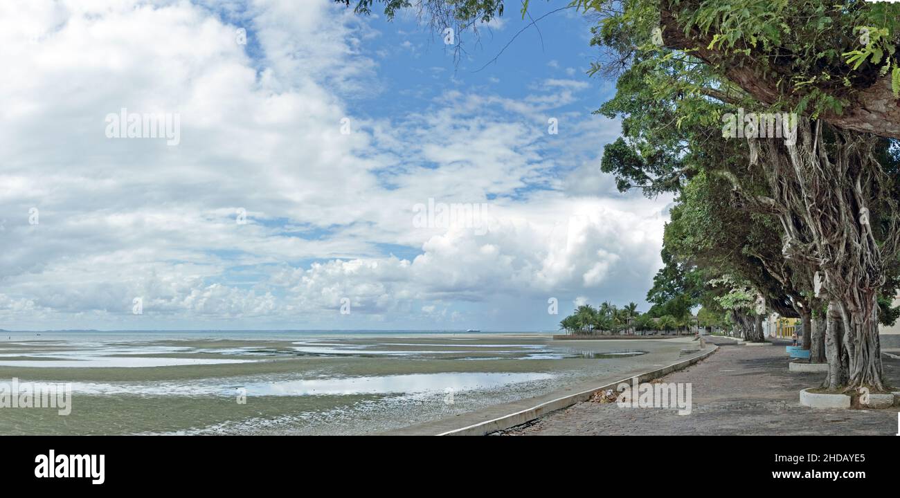 Baia di tutti i santi, vista da Itaparica, Brasile Foto Stock