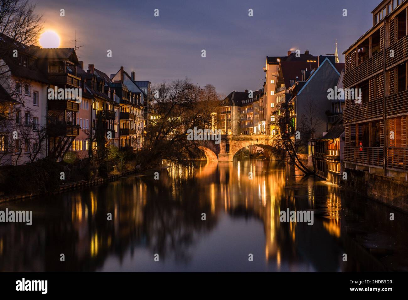 Blue ora a fiume di Norimberga Foto Stock