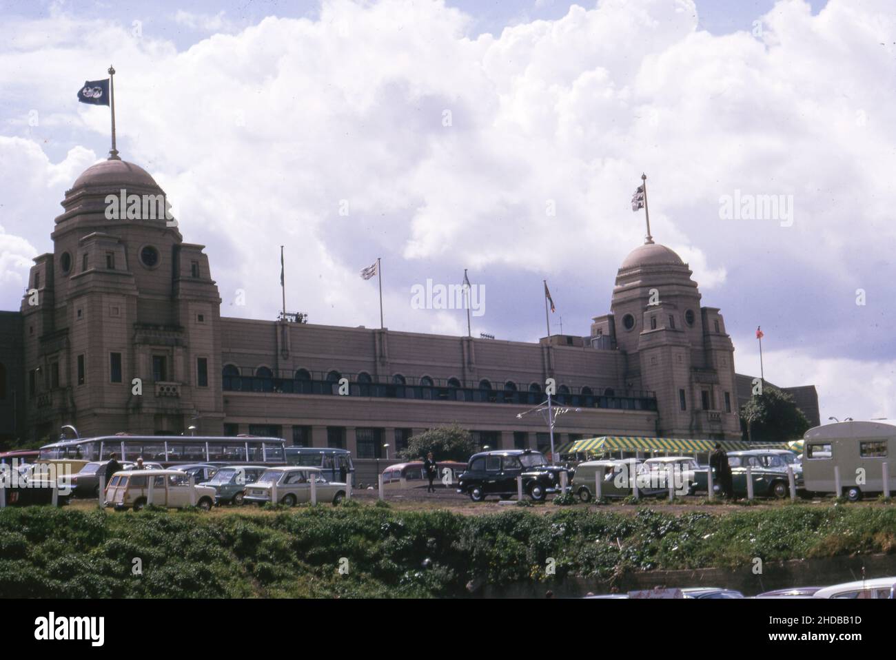 World Cup Final 1966 Fan Amateur Photos from the Stands 30th Luglio 1966 finale Inghilterra versus Germania Ovest al di fuori dello Stadio di Wembley nella finale della Coppa del mondo. Foto di Tony Henshaw Archivio Foto Stock