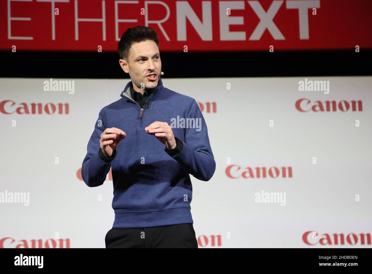 Las Vegas, Stati Uniti. 05th Jan 2022. Jon Lorentz, Senior Innovation Designer, Special Projects presso Canon U.S.A, Inc. Parla durante una conferenza stampa al CES internazionale 2022, presso il Mandalay Bay Convention Center di Las Vegas, Nevada, martedì 4 gennaio 2022. Foto di James Atoa/UPI Credit: UPI/Alamy Live News Foto Stock