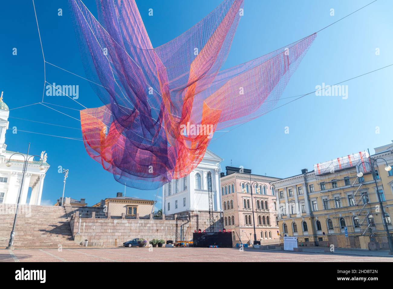 Helsinki, Finlandia - 5 agosto 2021: Scultura galleggiante di Janet Echelman. Foto Stock