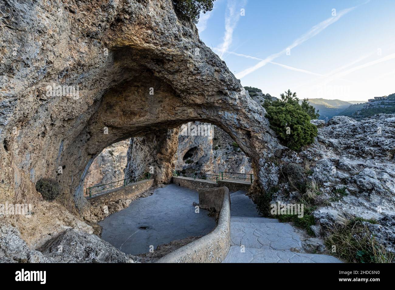 Finestra del diavolo. Ventano del Diablo. Villalba de la Sierra, Cuenca, Spagna - Europa. El Ventano del Diablo è un punto di vista naturale a forma di cav Foto Stock
