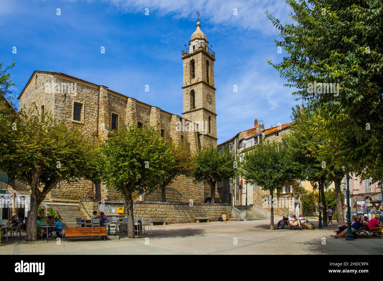 Piazza del mercato con Chiesa di Saint-Marie, Sartene, Corsica, Sartene, Corsica, Francia, Europa Foto Stock