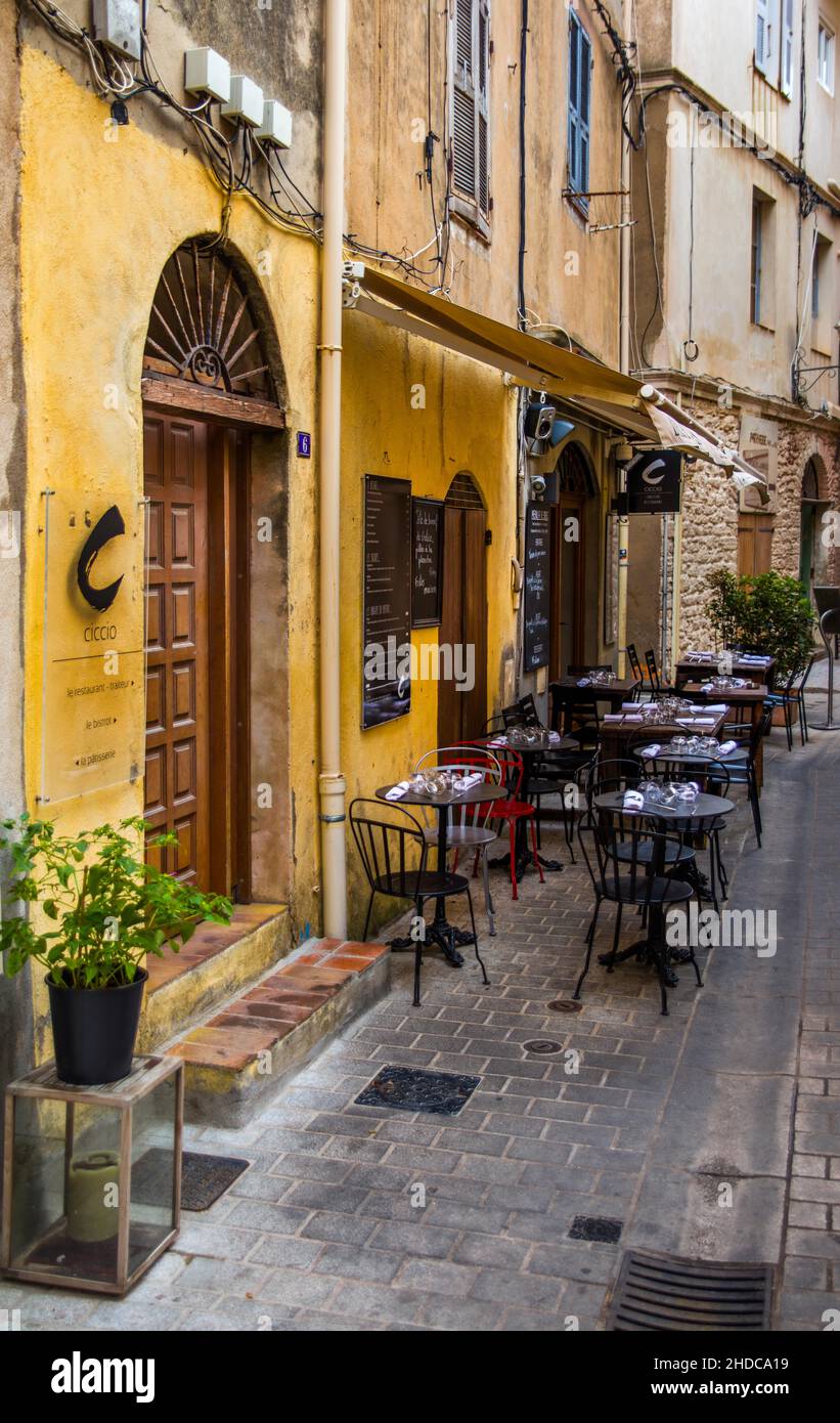 Vicoli stretti della città vecchia, Città Vecchia, Ville Haute, Bonifacio, Corsica, Bonifacio, Corsica, Francia Foto Stock