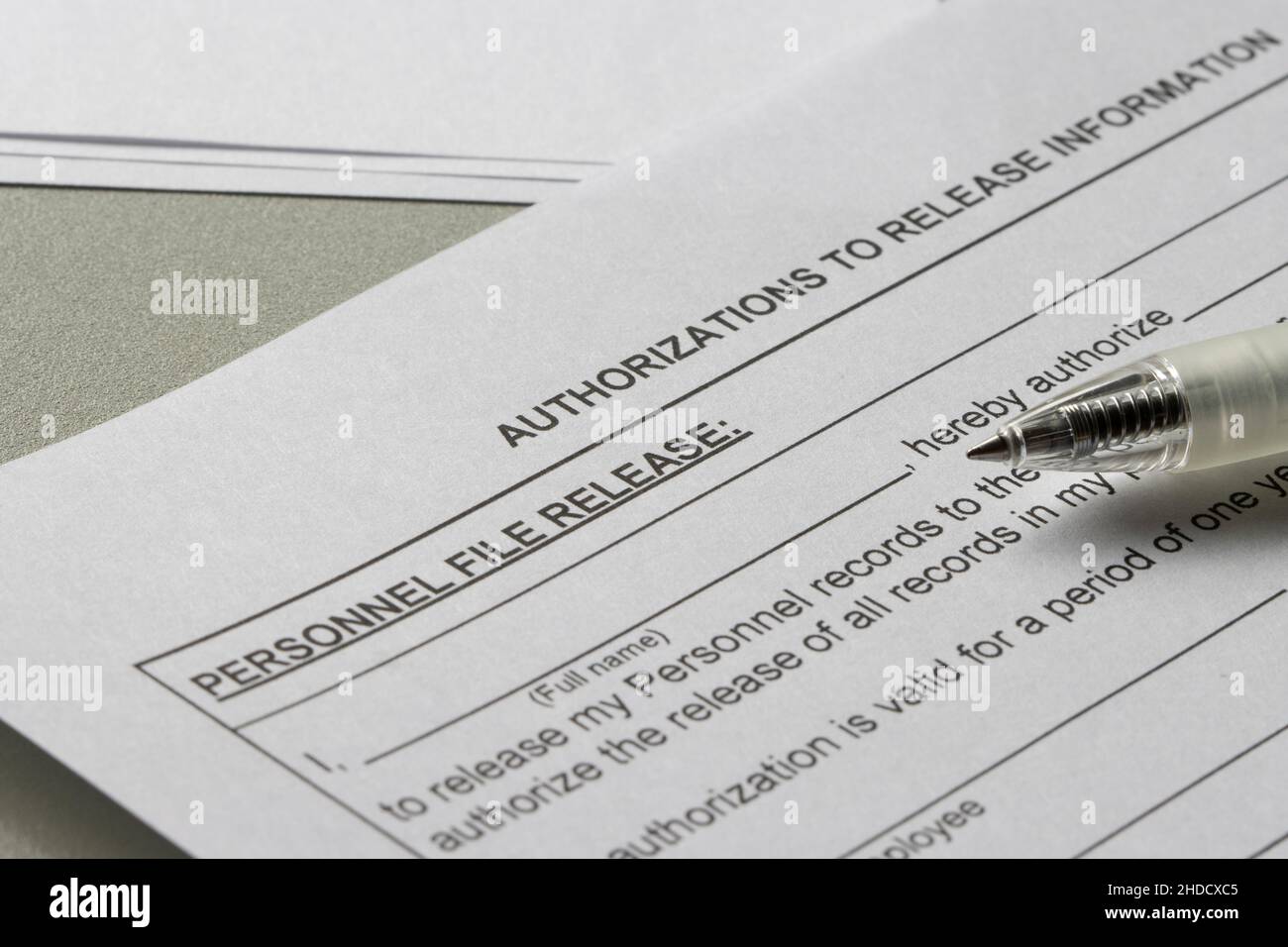 Primo piano di un modulo di rilascio di un file personale. Foto Stock