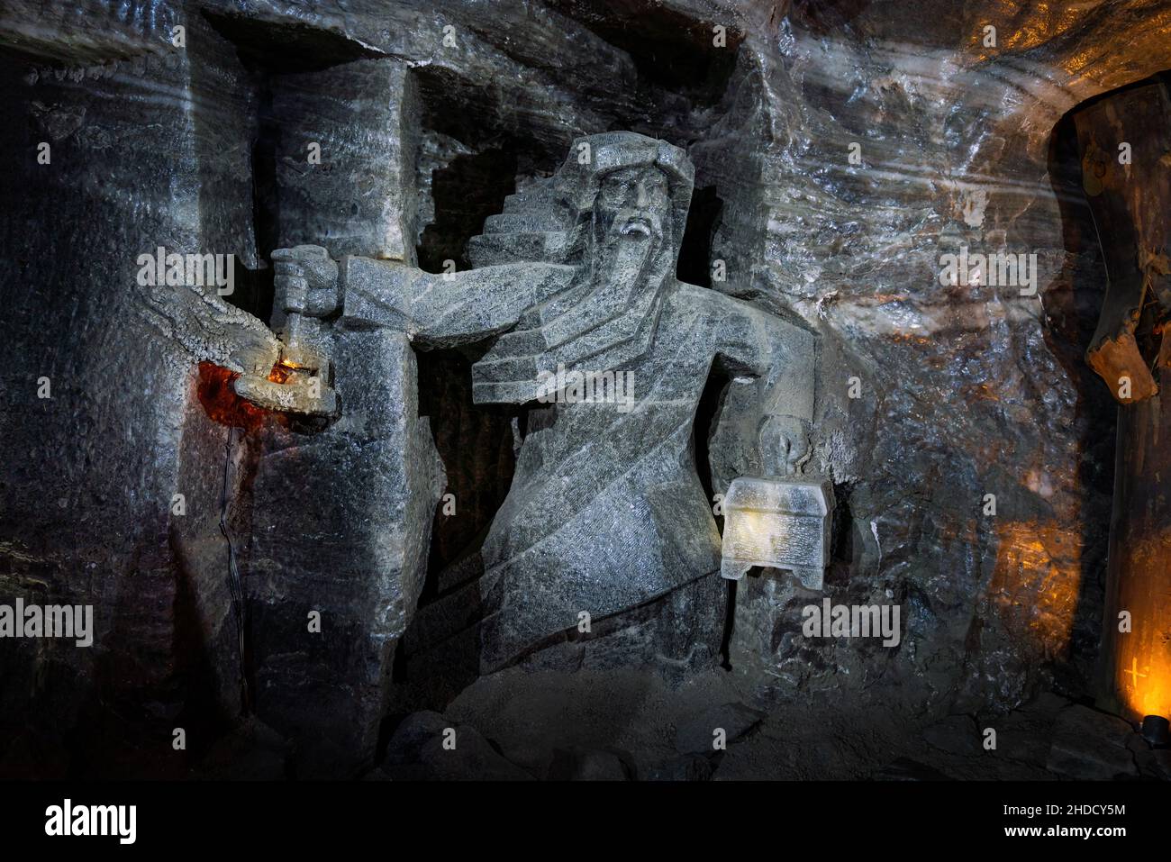 La scultura del tesoriere alla miniera di sale di Wieliczka - Wieliczka, Polonia Foto Stock