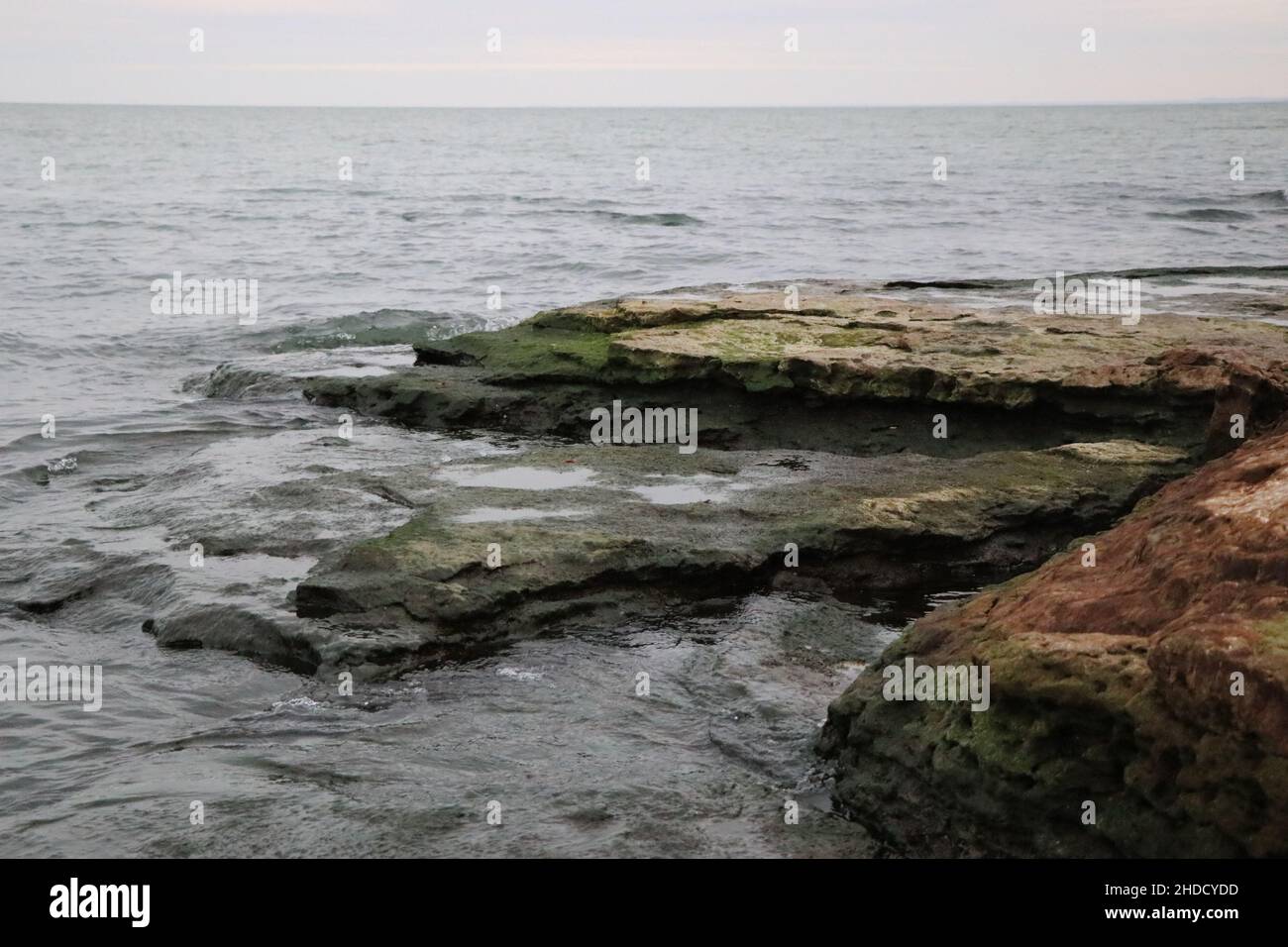 Vista del lago Erie da Port Clinton, Ohio 2017. Sera fredda e bagnata. Stagione autunnale. Foto Stock