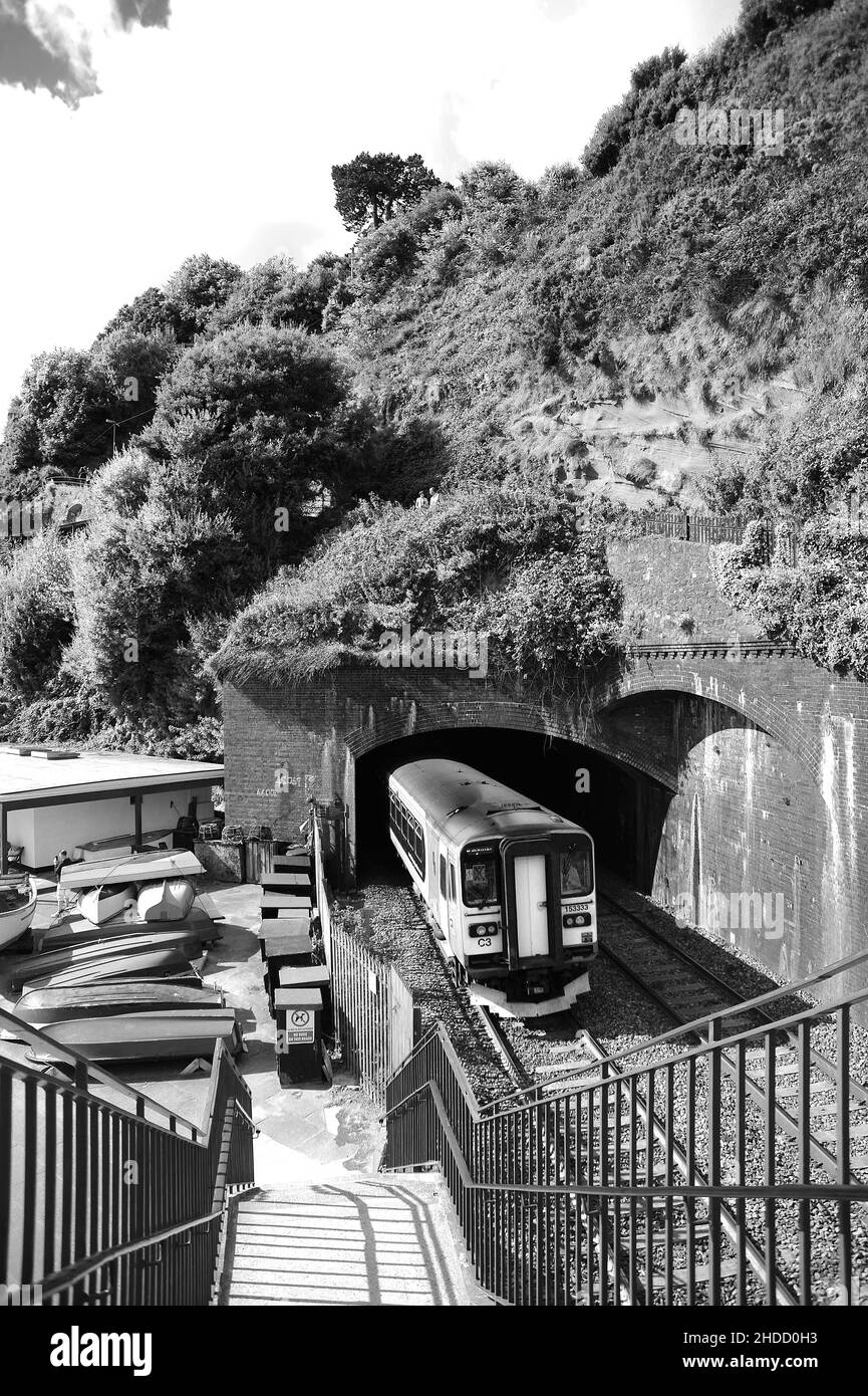 153333 sul retro di un servizio diretto ad ovest a Dawlish. Foto Stock