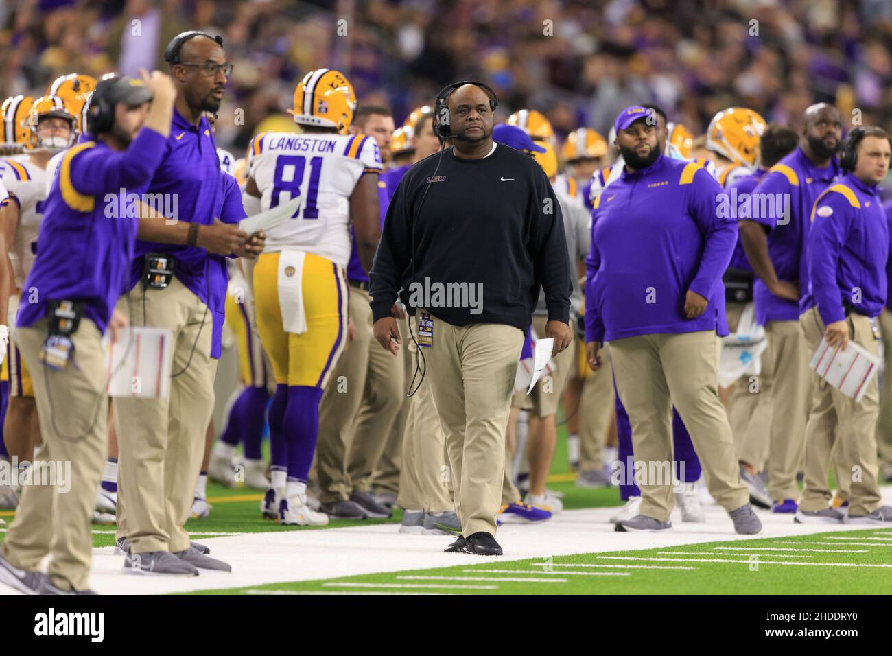 LSU Tigers, allenatore di testa ad interim Brad Davis durante il TaxAct Texas Bowl, martedì 4 gennaio 2022, a Houston, Texas. I Kansas state Wildcats hanno sconfitto la LSU ti Foto Stock