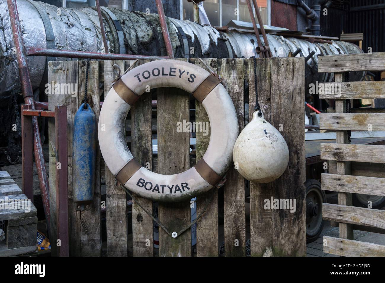 Tooleys Historic Boatyard, un'attrazione turistica sul canale di Oxford, Banbury, Oxfordshire, Regno Unito Foto Stock