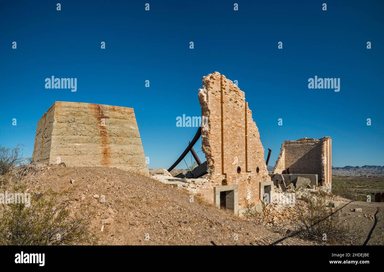 Camera della polvere, rovine a Swansea miniera di rame Townsite, Buckskin Mountains, Sonoran Desert, Arizona, Stati Uniti Foto Stock