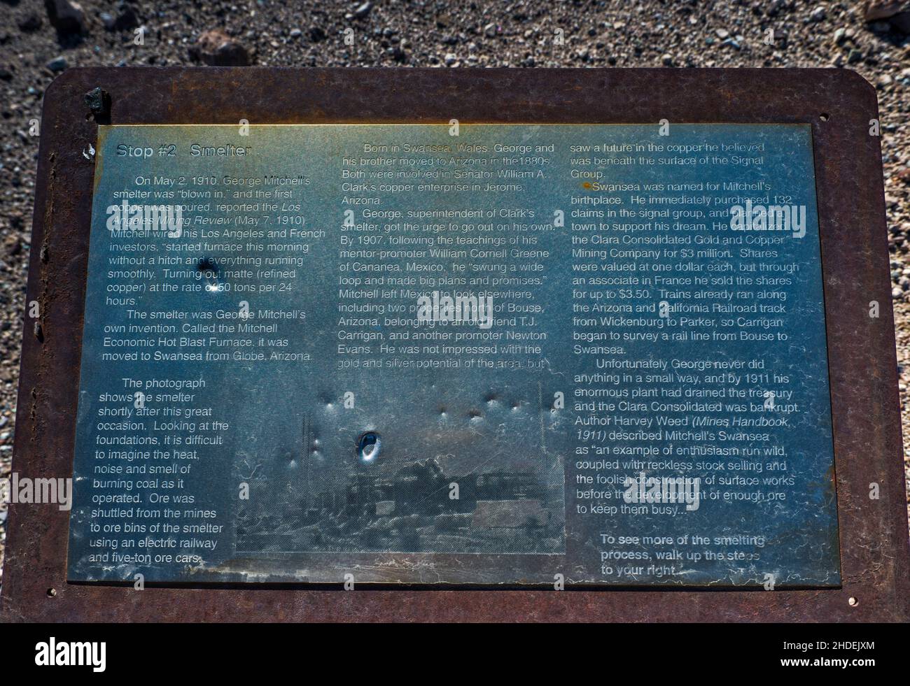 Cartello presso la fonderia di rame, le rovine della cittadina di estrazione del rame di Swansea, Buckskin Mountains, Sonoran Desert, Arizona, USA Foto Stock