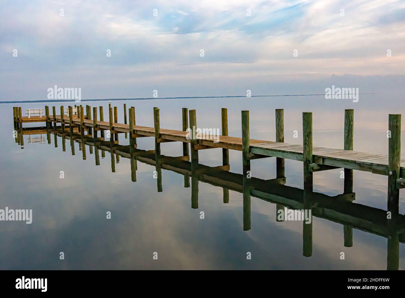 Passerella sul mare immagini e fotografie stock ad alta risoluzione - Alamy