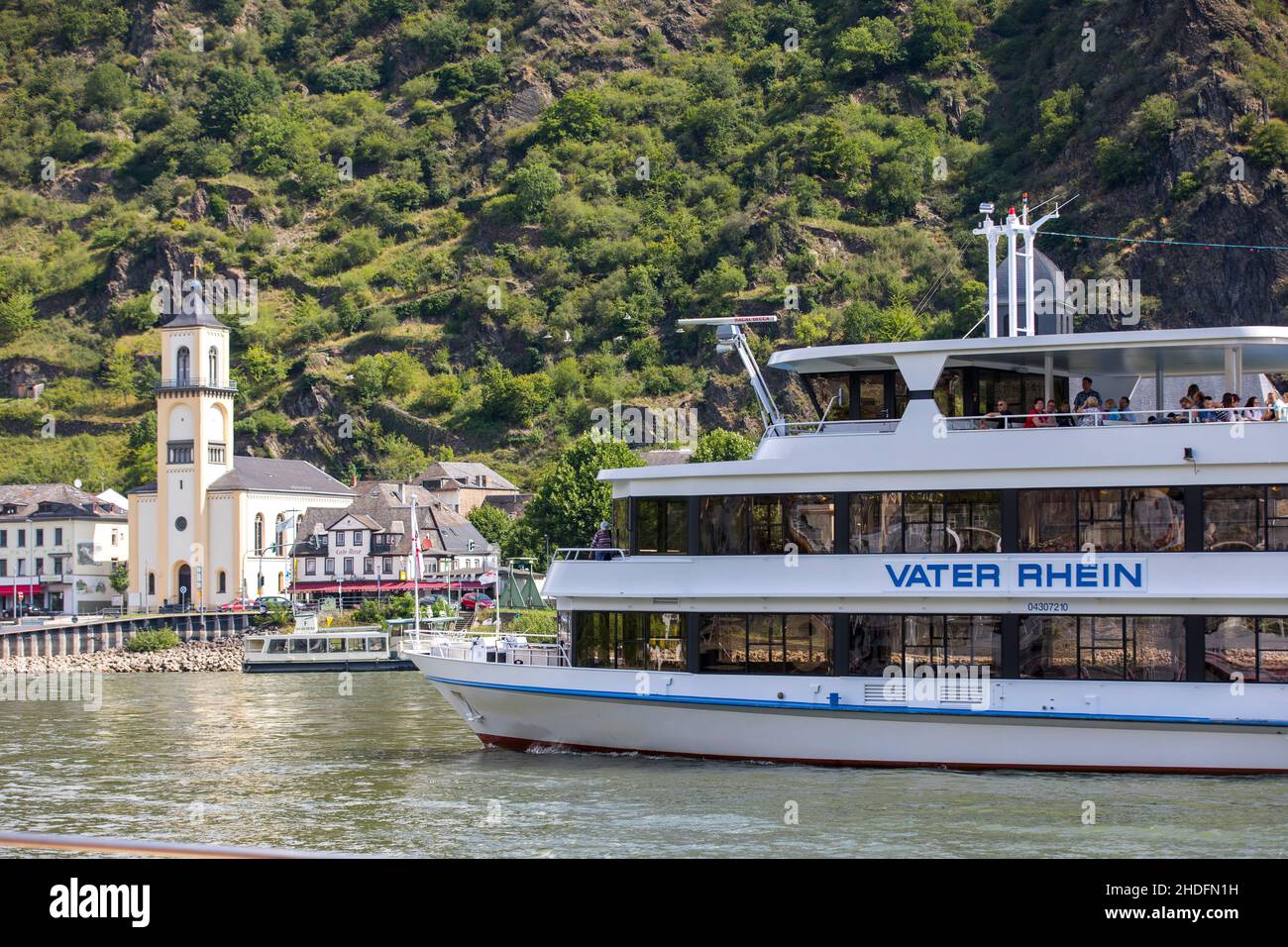 Gita con la barca Vater Rhein nella Valle del Medio Reno superiore, Sito Patrimonio dell'Umanità dell'UNESCO, St. Goarshausen, Renania-Palatinato, Germania Foto Stock