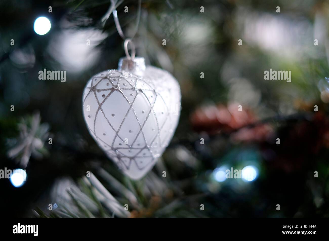 vetro cuore a forma di albero di natale bauble Foto Stock