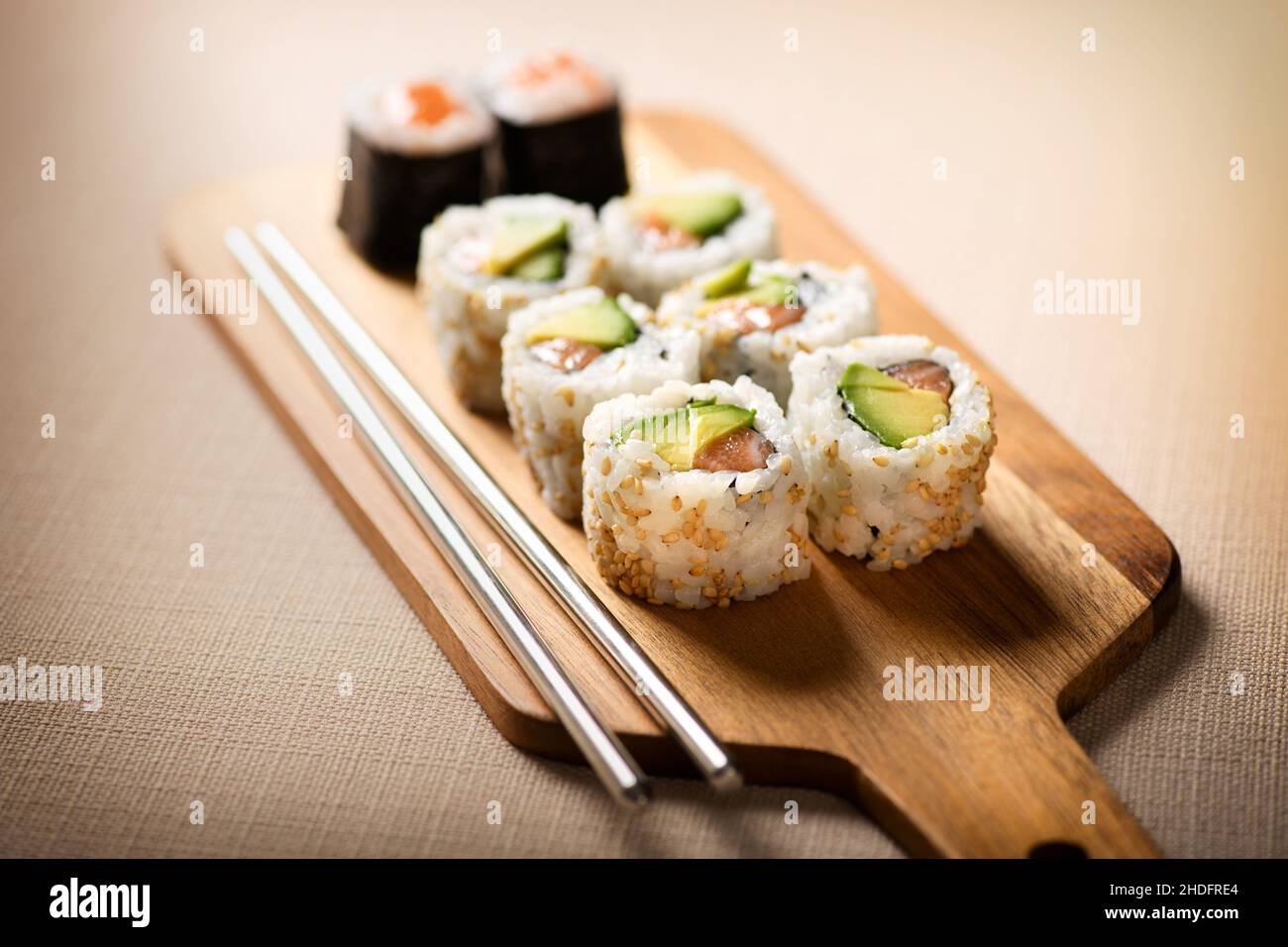 sushi, dentro fuori rotoli, uramaki, sushi, uramakis Foto Stock