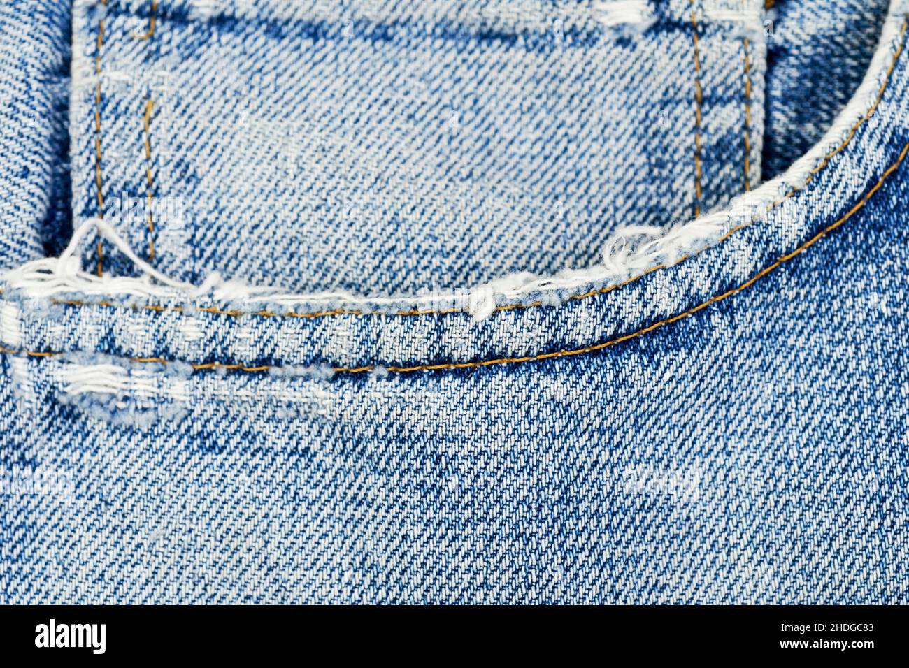 tasca anteriore dei jeans indossati Foto Stock