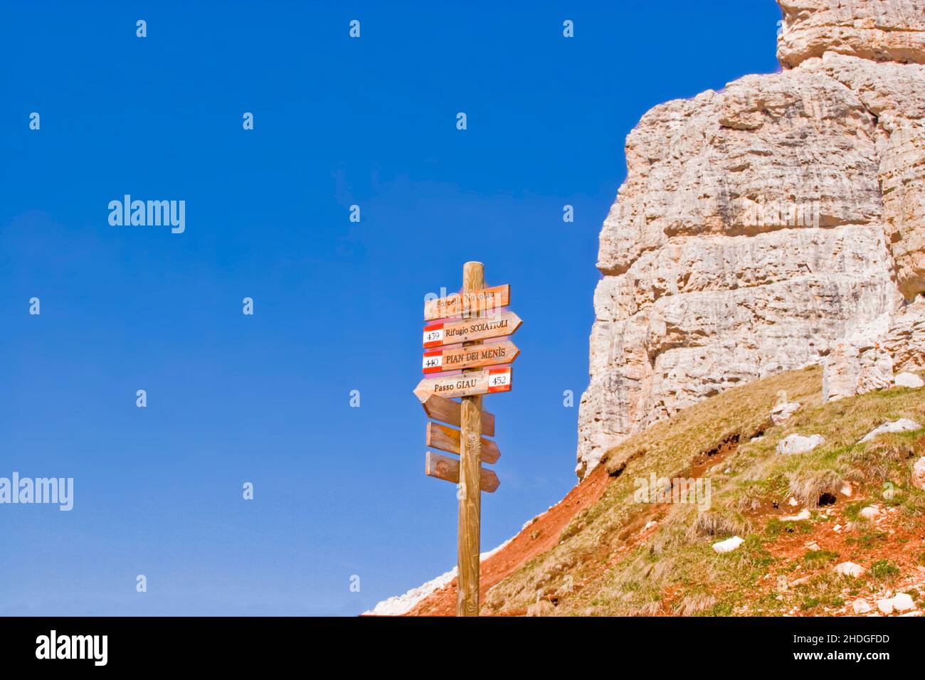 cartello per sentieri, dolomiti, segnaletica per sentieri Foto Stock