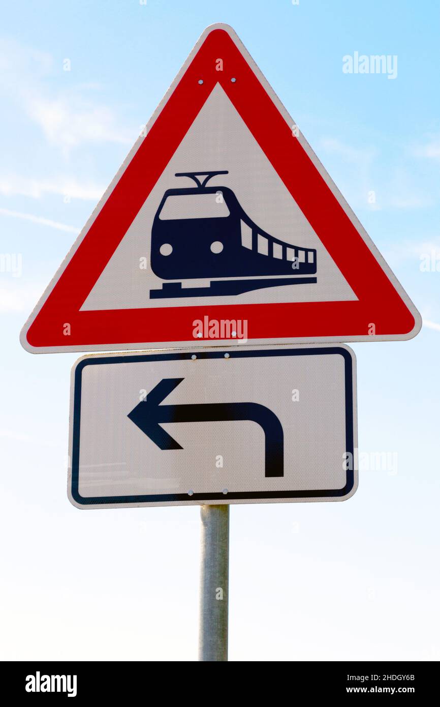 segnaletica stradale, attraversamento ferroviario, segnaletica stradale, segnaletica stradale, segnaletica stradale, incrocio Foto Stock