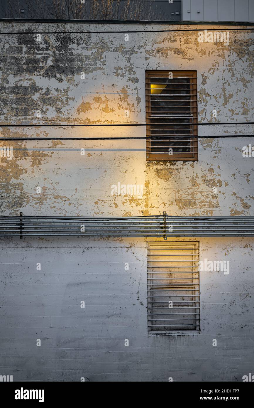 Windows in un edificio stradale Foto Stock