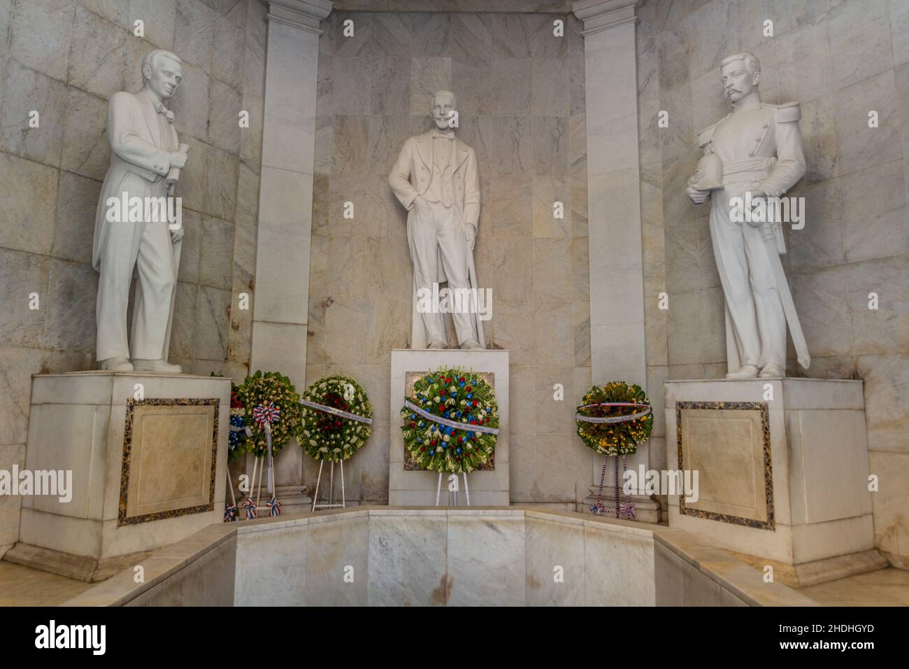 SANTO DOMINGO, REPUBBLICA DOMINICANA - 18 NOVEMBRE 2018: Sculture dei padri fondatori della Repubblica Dominicana nell'altare de la Patria di Santo Foto Stock