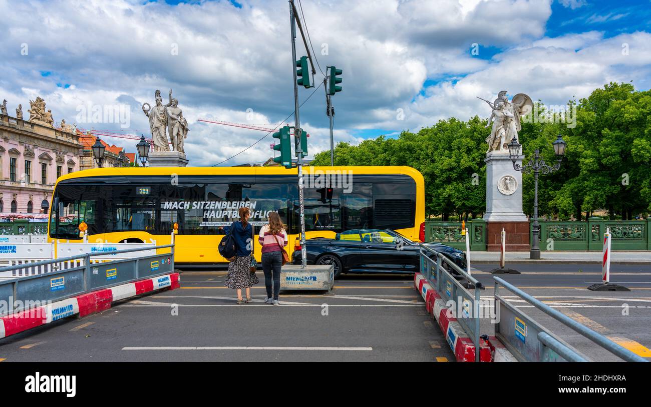 semaforo, ponte del castello, traffico stradale, semafori, ponti del castello, strade, strade, strade Foto Stock