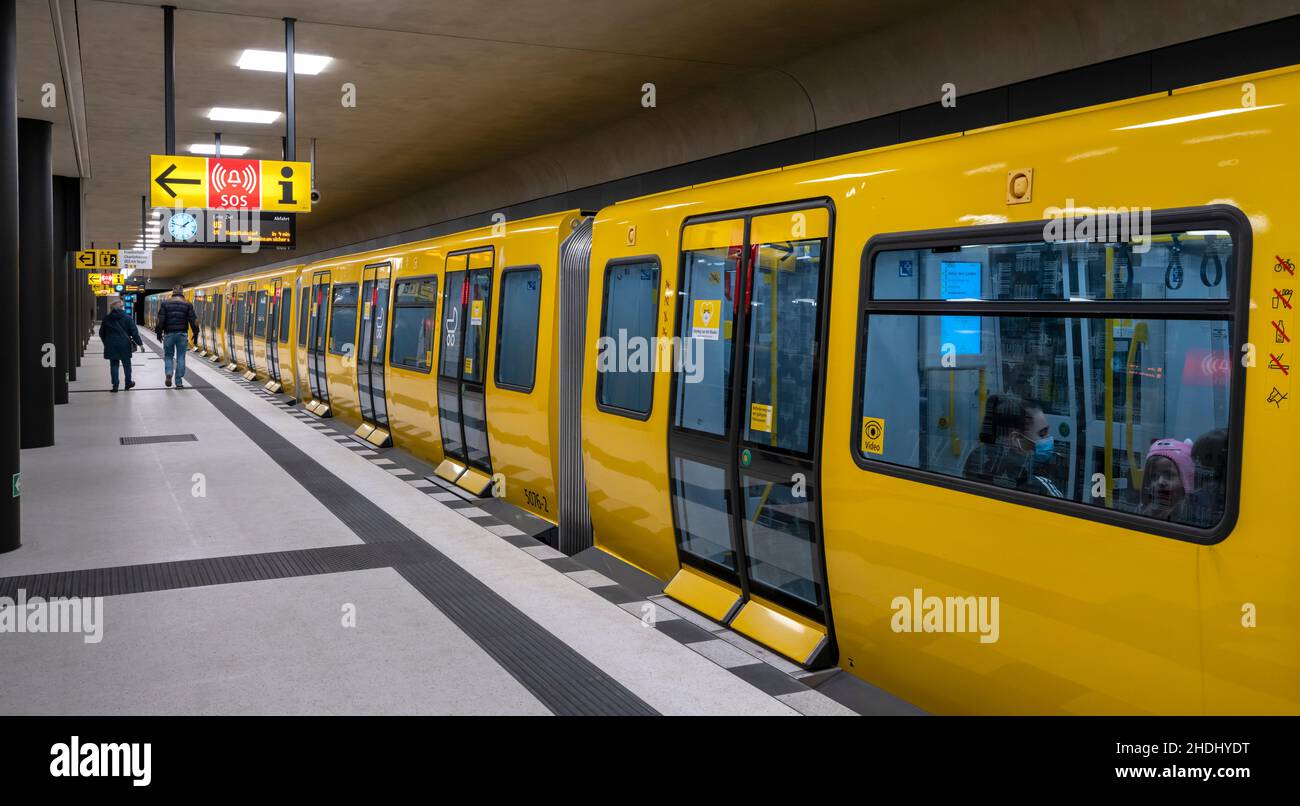 treno della metropolitana, piattaforma, trasporti pubblici, treni della metropolitana, piattaforme, trasporti pubblici Foto Stock