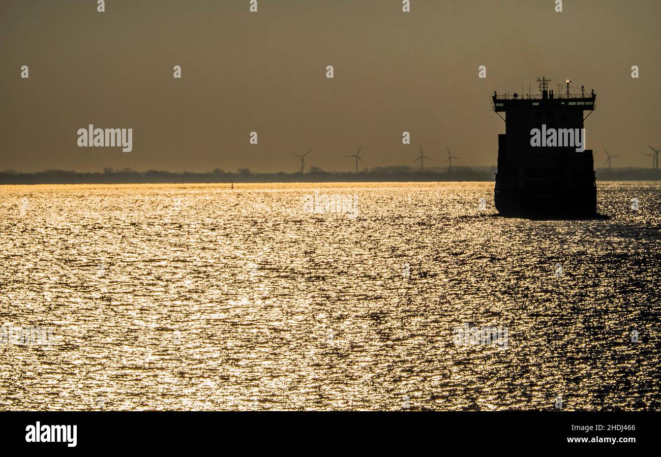 silhouette, fiume elba, nave container, silhouette, fiumi elba, navi portacontainer Foto Stock