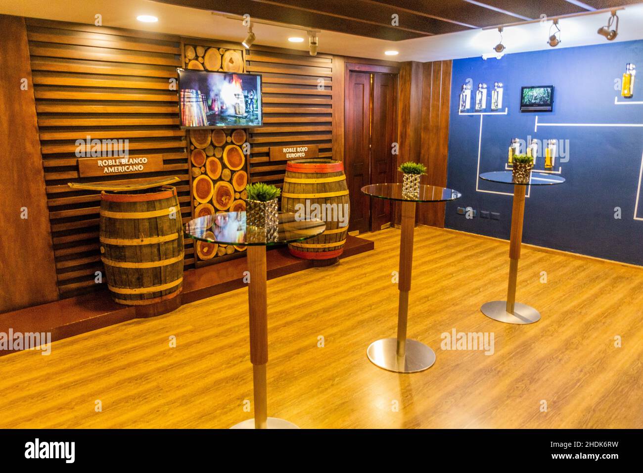 PUERTO PLATA, REPUBBLICA DOMINICANA - 13 DICEMBRE 2018: Aree museali dello stabilimento Brugal Rum di Puerto Plata, Repubblica Dominicana Foto Stock