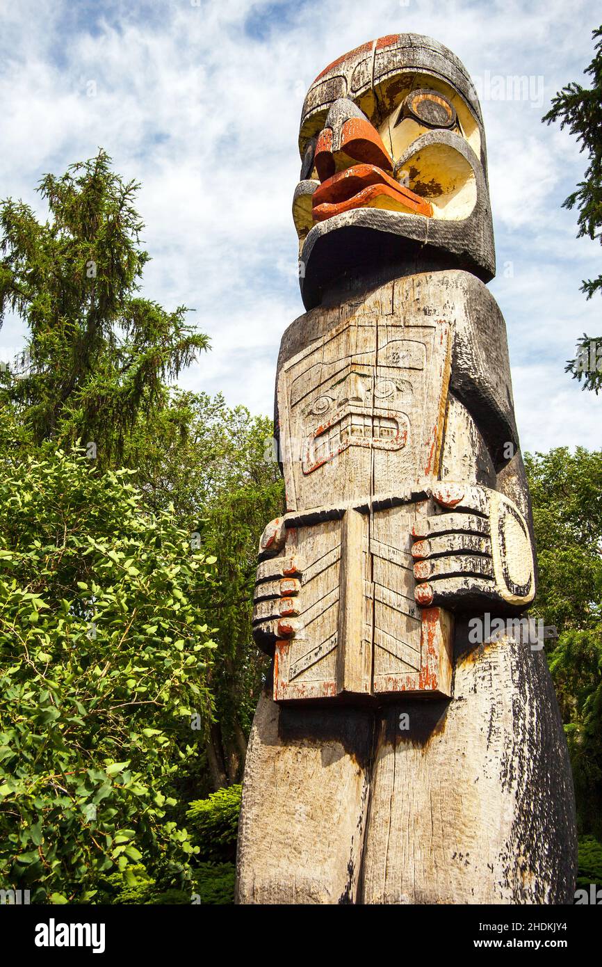 scultura in legno, palo di totem, edmonton, pali di totem Foto Stock