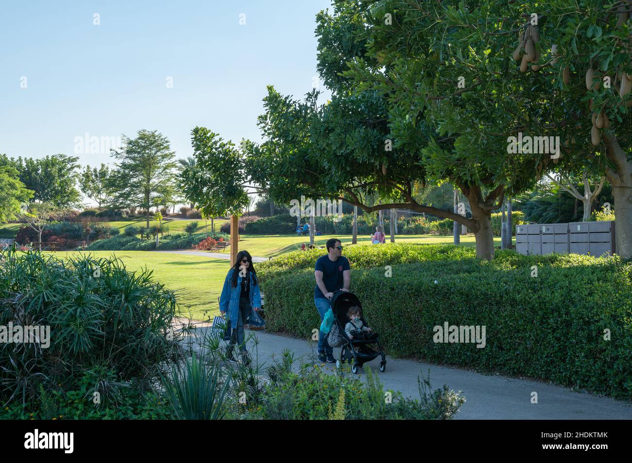 Tel Aviv , Israele - 26 novembre 2021 Ariel Sharon Park ecologico Foto Stock