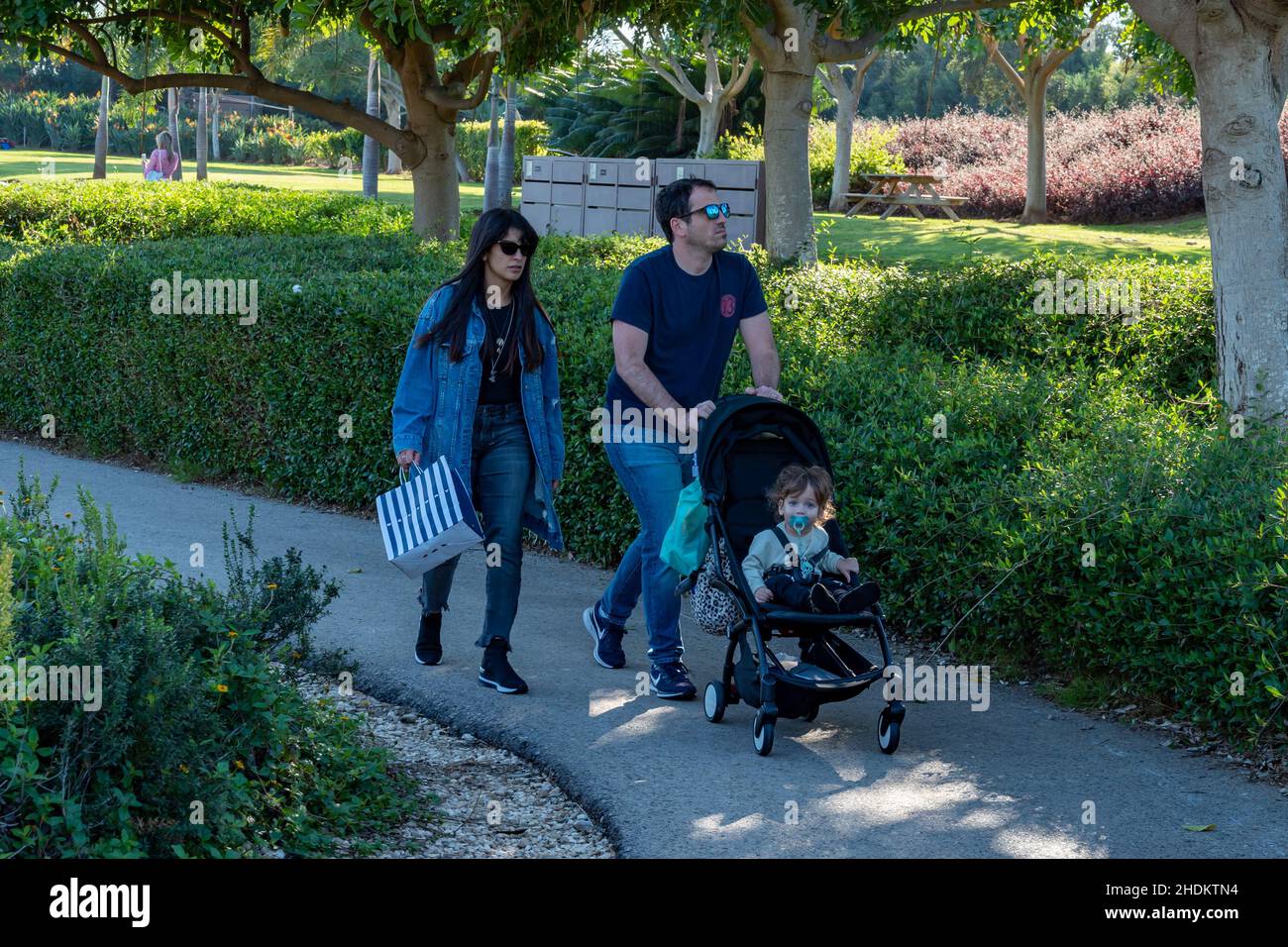 Tel Aviv , Israele - 26 novembre 2021 Ariel Sharon Park ecologico Foto Stock
