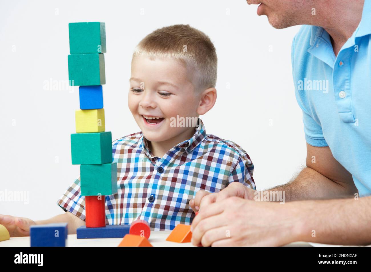 ragazzo, giocando, blocchi, ragazzi, gioca, blocco Foto Stock