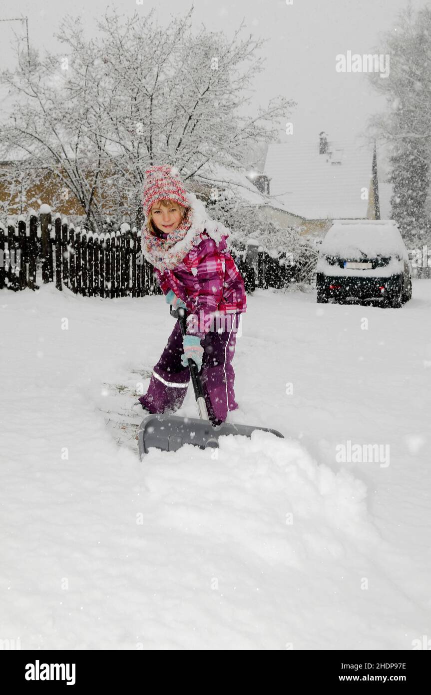 ragazza, inverno, neve, neve pala, ragazze, inverni, nevosi Foto Stock